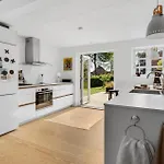 4 Bedroom Amazing In Aero Casa de Férias *