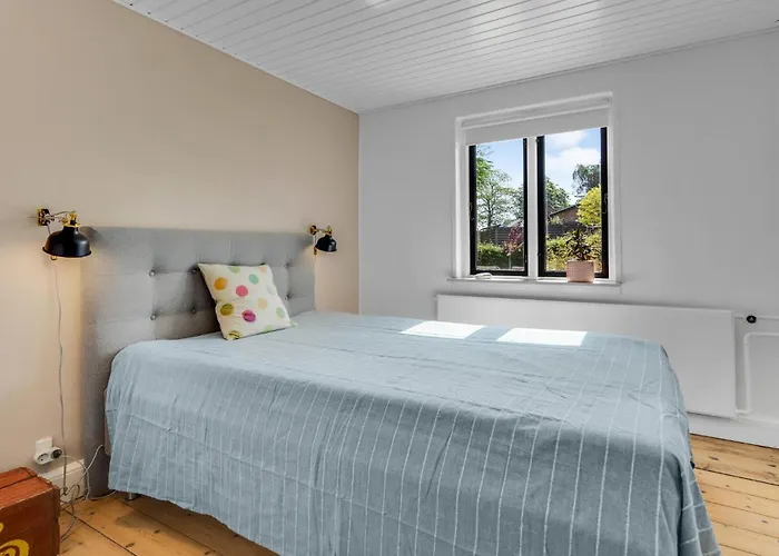 4 Bedroom Amazing In Aero