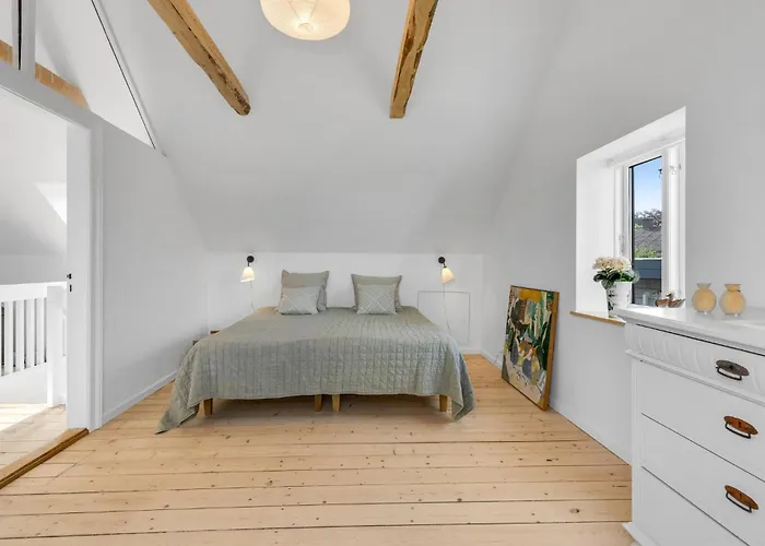 בית נופש 4 Bedroom Amazing In Aero