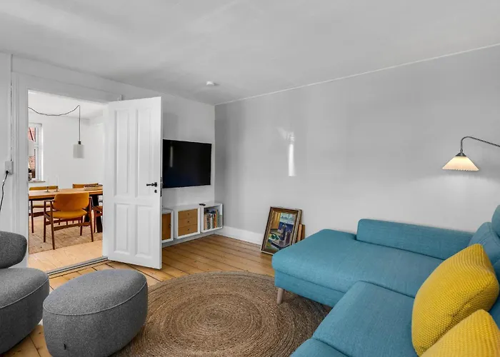 4 Bedroom Amazing In Aero Сasa de vacaciones *