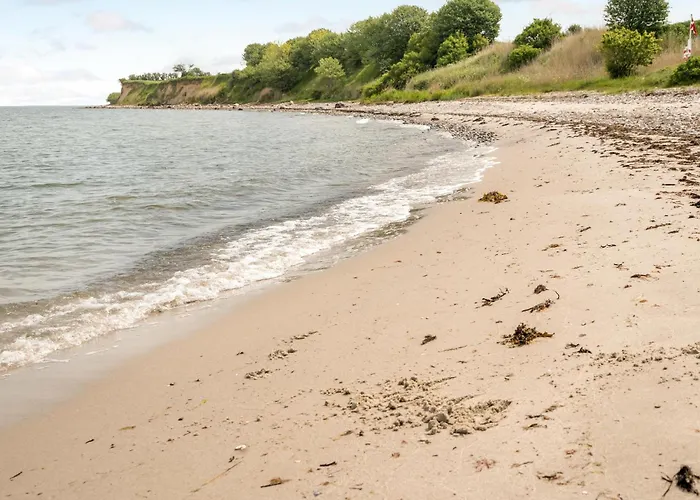 בית נופש 4 Bedroom Amazing In Aero *