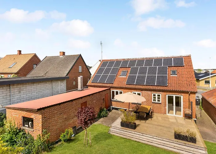 4 Bedroom Amazing In Aero * Søby