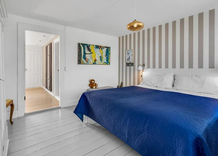 4 Bedroom Amazing In Aero בית נופש