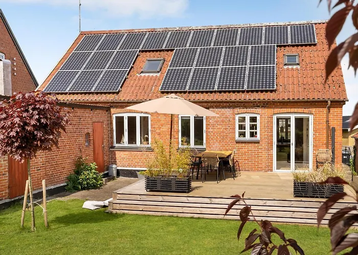 4 Bedroom Amazing In Aero בית נופש