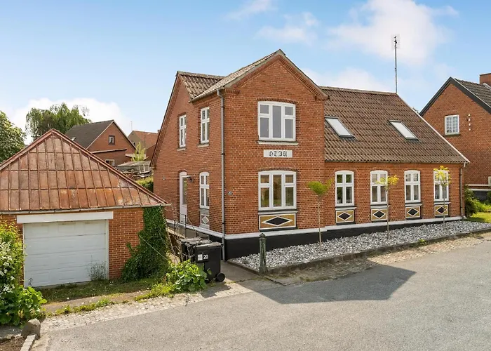 4 Bedroom Amazing In Aero